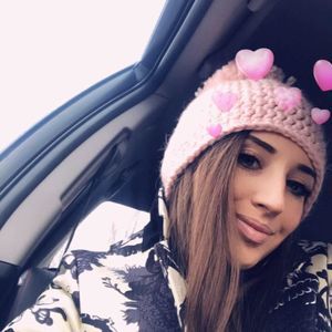 Meet your Posher, Taya